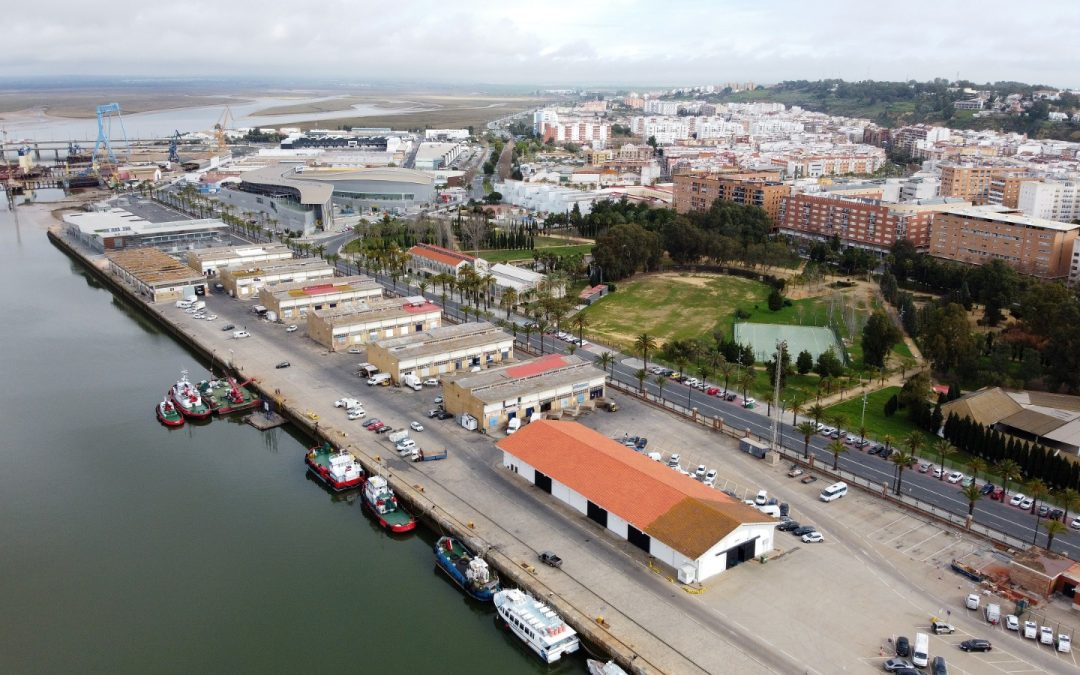 El Puerto de Huelva comenzará en el mes de septiembre el derribo de la antigua lonja y posteriormente continuará con las naves de exportadores que estén libres