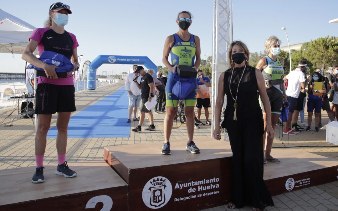 El Puerto de Huelva acoge con éxito de público y participación la competición del V TRIATLÓN OLIMPICO Huelva, Puerto del Descubrimiento