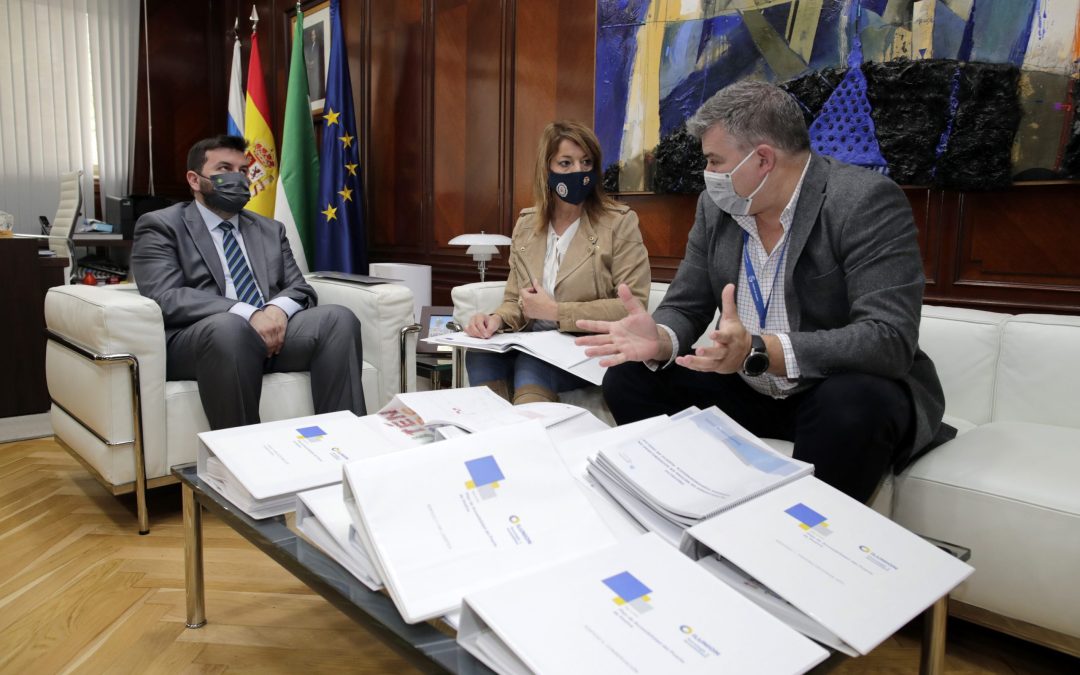 El Puerto de Huelva continúa avanzando en el desarrollo del primer Plan de accesibilidad y pondrá en marcha una pasarela adaptada para buques ferry