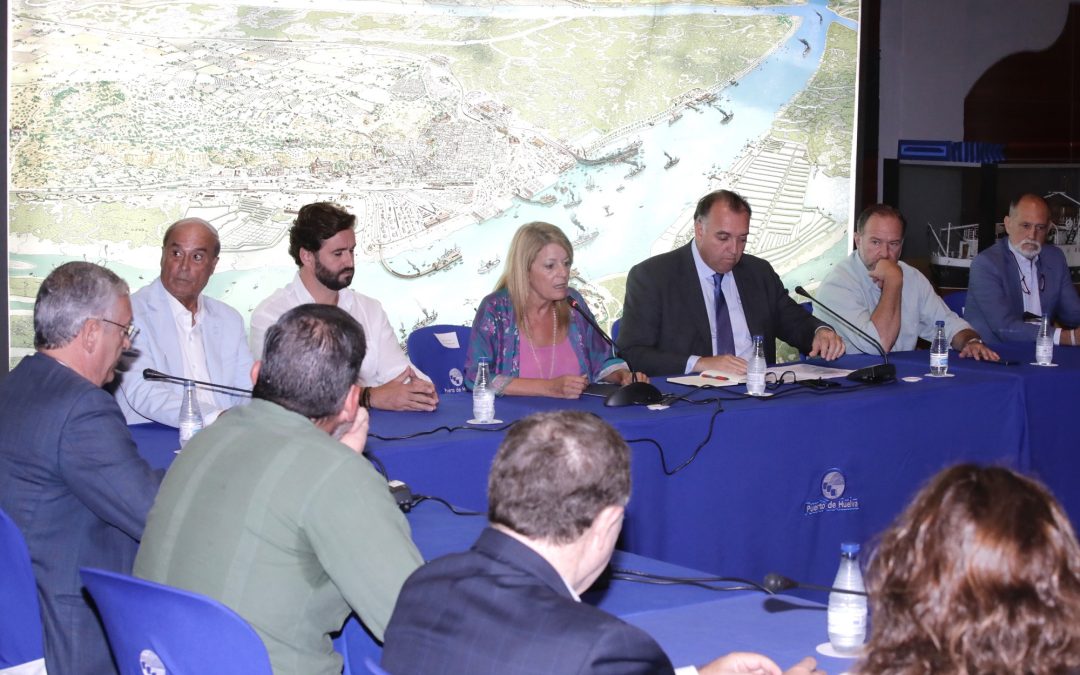 El Puerto de Huelva facilita en sus muelles la estrategia de Extenda de impulso a la exportación