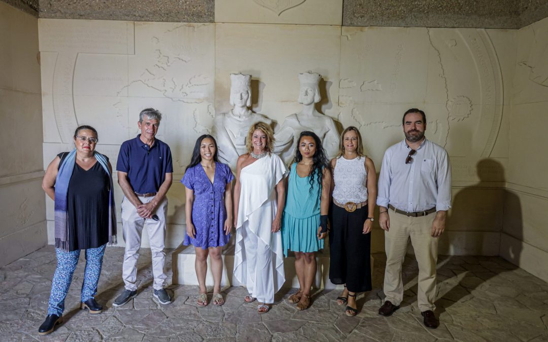 Más de 500 personas visitan el Monumento a Colón y los Faros de Mazagón y El Rompido, gracias a una iniciativa promovida por el Puerto de Huelva