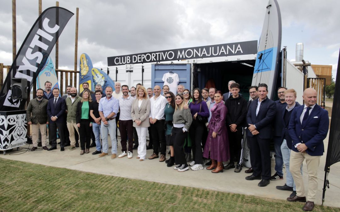 El complejo MonaJuana presenta sus instalaciones y el Club Deportivo en el Paseo de la Ría del Puerto de Huelva