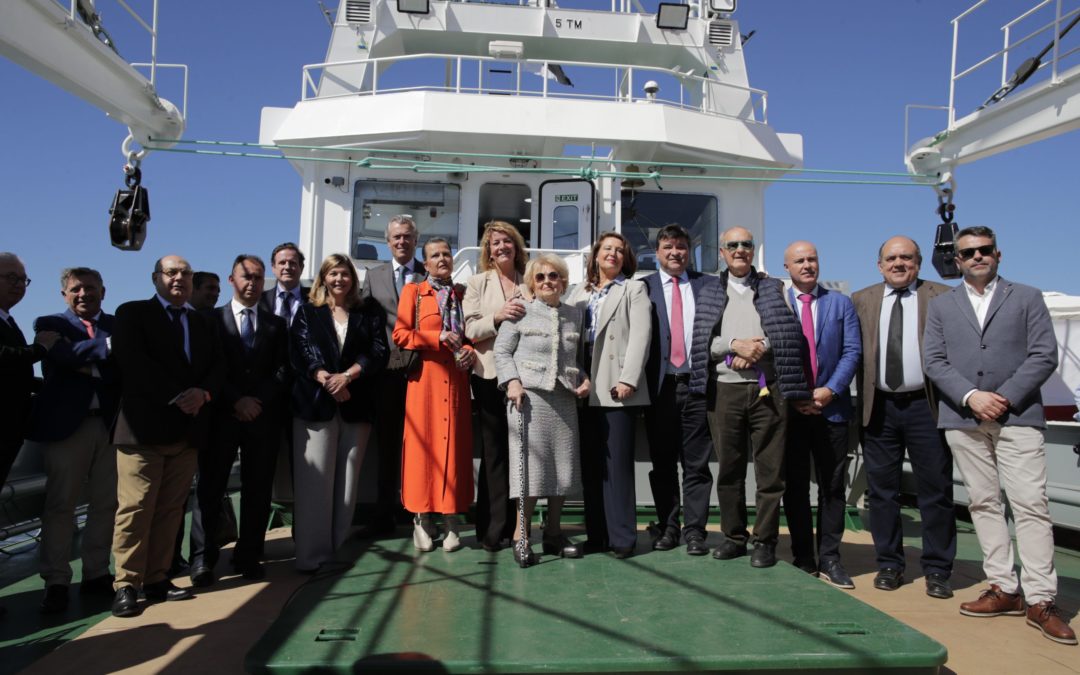 El Puerto de Huelva acoge el acto de bendición del buque de pesca Doce de Julio de la empresa Baltimar