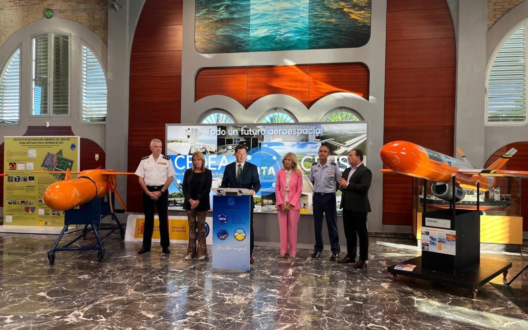 El Puerto de Huelva muestra satélites, cohetes y drones, que reflejan la historia del INTA y el Centro de Experimentación de El Arenosillo en Mazagón desde los años 60