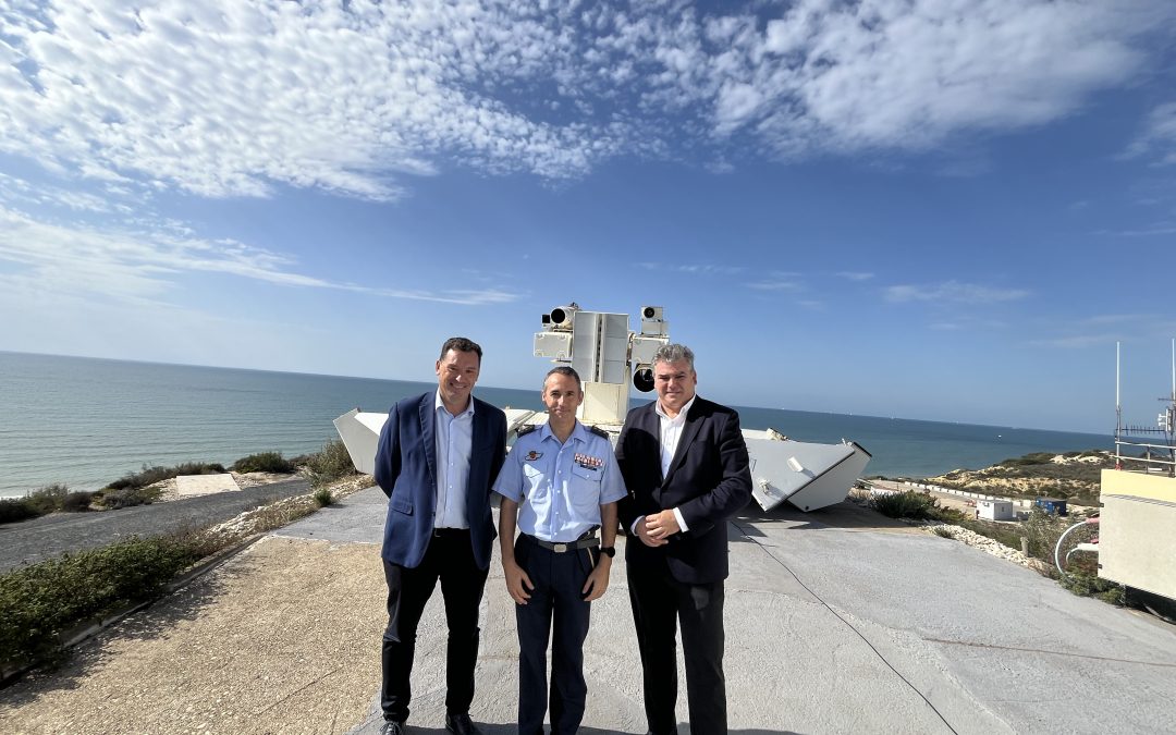 El presidente del Puerto de Huelva y el director en funciones visitan el Centro de Experimentación de El Arenosillo para conocer sus actividades y las pruebas con aeronaves y aviones no tripulados